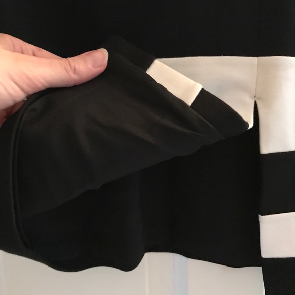 WHBM black and white pencil skirt in size 8. - Picture 4 of 6